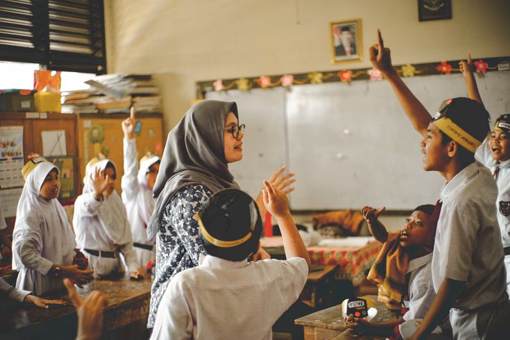 Sekola Mengajarkan Kita Untuk Menjawab, Tetapi Apakah Sekolah Mengajarkan Kita Untuk Bertanya?