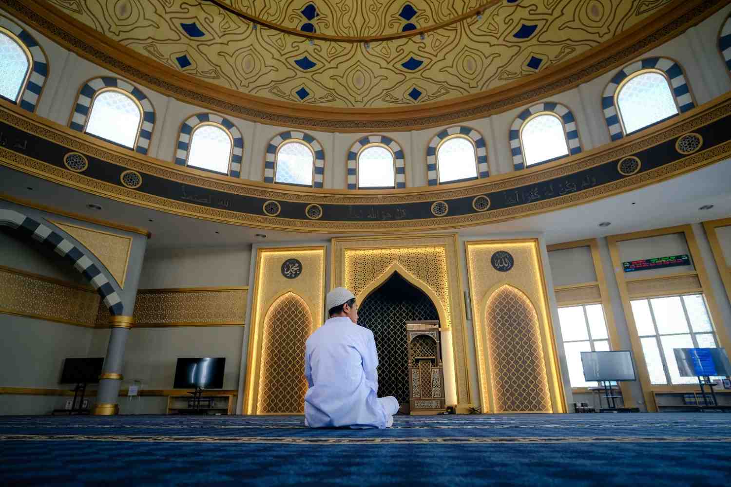 Ketika Hidup Terasa Berat, Islam Mengajarkan Sabar dan Salat sebagai Jalan Ketenangan